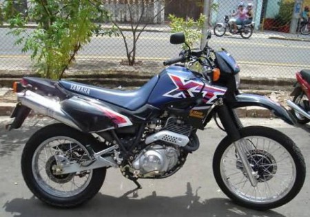 YAMAHA XT 600